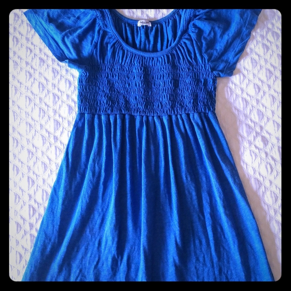 Cerulean blue short sleeved scoop neck shirt